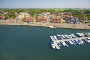 hafennahe Ferienwohnung mit Balkon und Meerblick - Hafenhäuser Wiek Wohnung 17, Wiek Auf Rügen 
